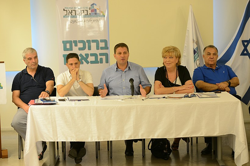 ראשי רשויות בישראל מאיימים בשביתה בעקבות הקיצוץ הצפוי בתקציבים המוניציפליים