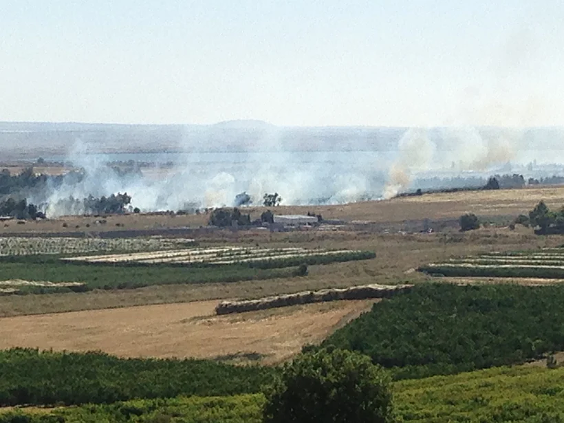 קרבות בצד הסורי של רמת הגולן, מעבר הגבול נכבש על ידי המורדים