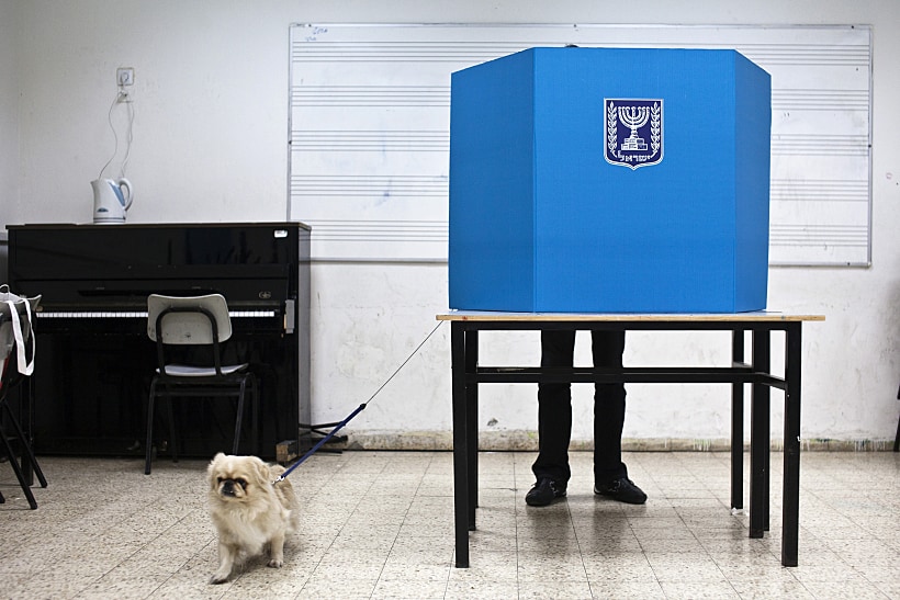הצבעה בבחירות בקלפי בתל אביב