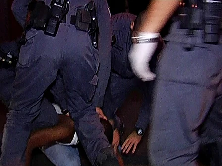 שוטרי תחנת משטרת שרת בסיור לילה שגרתי בין הסמים, האלימות והפשע של דרום תל אביב