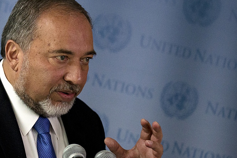 שר החוץ אביגדור ליברמן במסיבת עיתונאים באו''ם