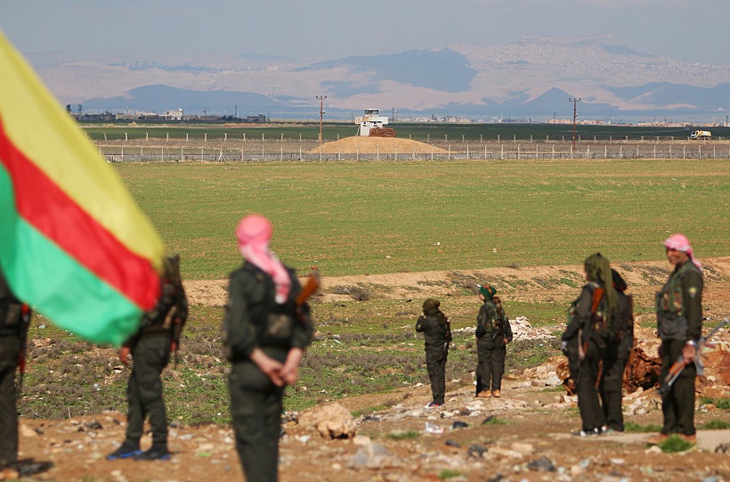 לוחמים כורדים בסוריה ליד הגבול עם טורקיה