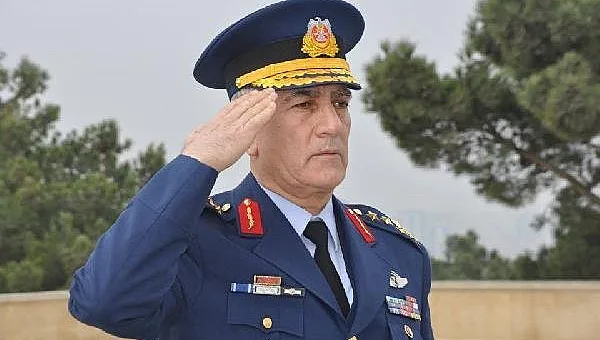 אקין אוזטורק, מפקד חיל האוויר הטורקי