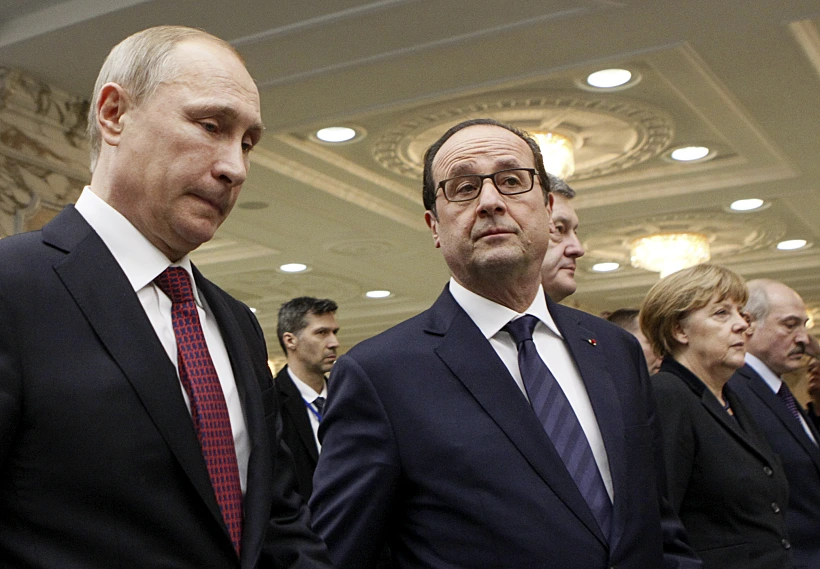 נשיא רוסיה פוטין עם נשיא צרפת הולנד בשיחות שלום עם אוקראינה במינסק