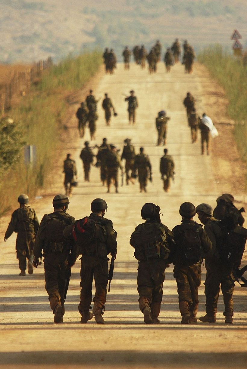 חיילים יוצאים מלבנון במהלך מלחמת לבנון השניה