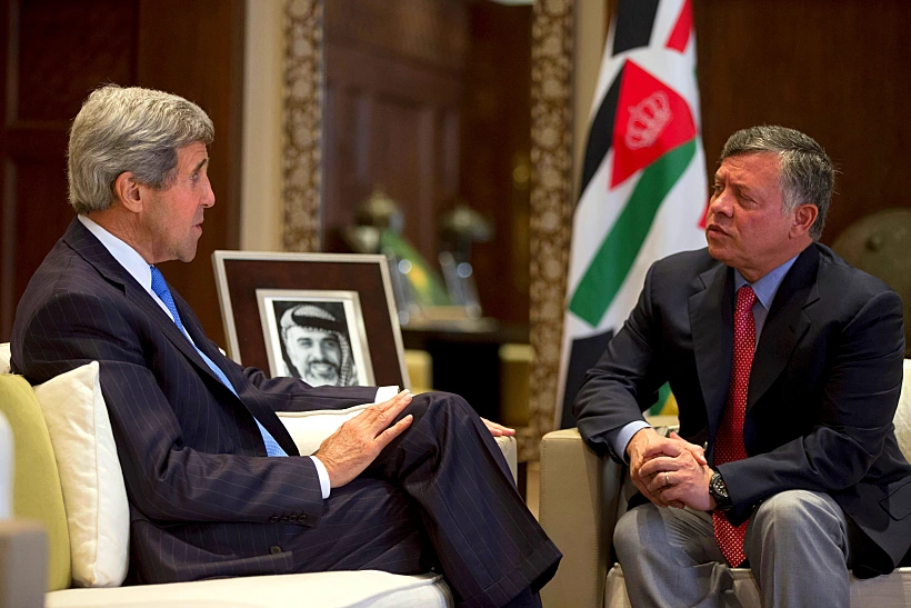 שר החוץ האמריקני קרי בפגישה עם עבדאללה מלך ירדן