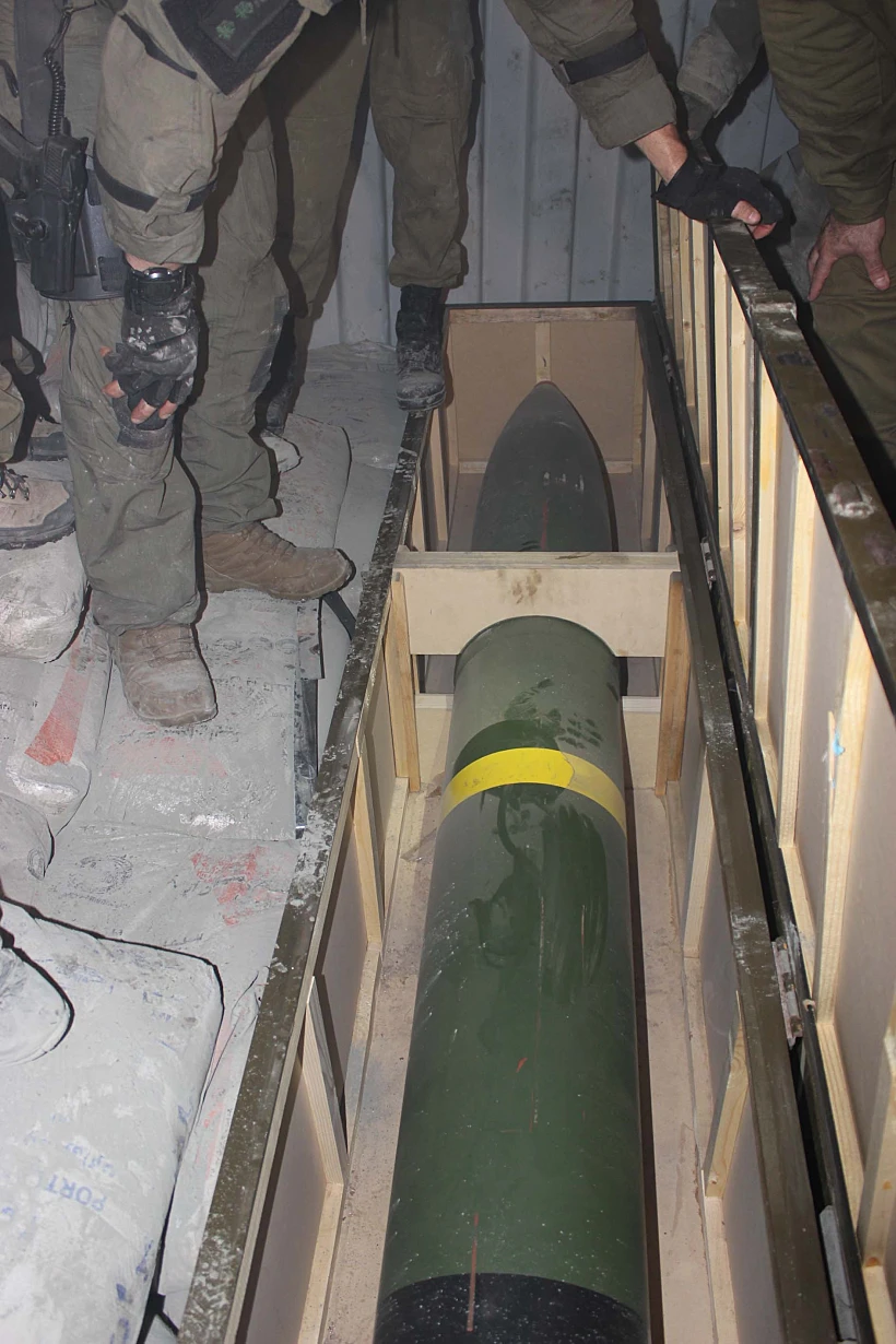 טילים מדגם 302 שנתפסו על ידי חיל הים בתעלת סואץ בדרכם לעזה