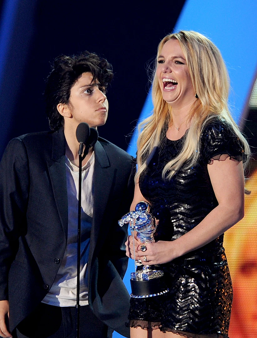 ליידי גאגא ובריטני ספירס בטקס ה-VMA 2011