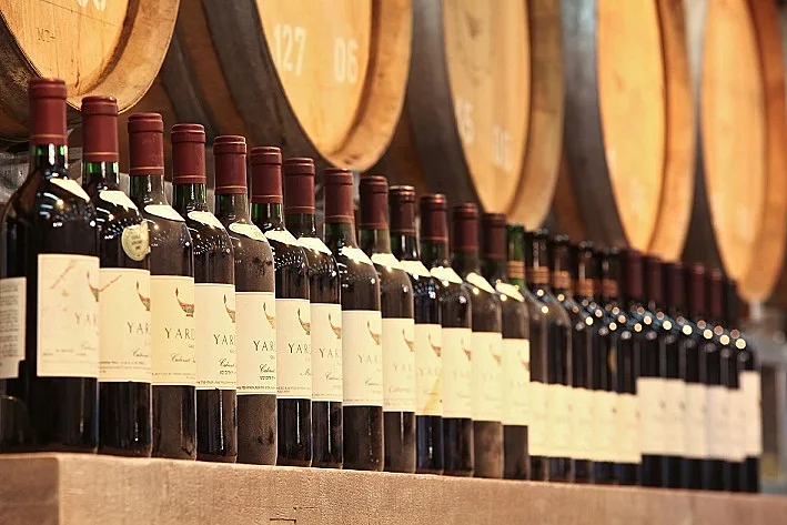 יינות מתיישנים יקבי רמת הגולן, לכתבה על מכירה פומבית אינטרנטית מיוחדת, מדור יין ואלוהול ראשית ולהפניות