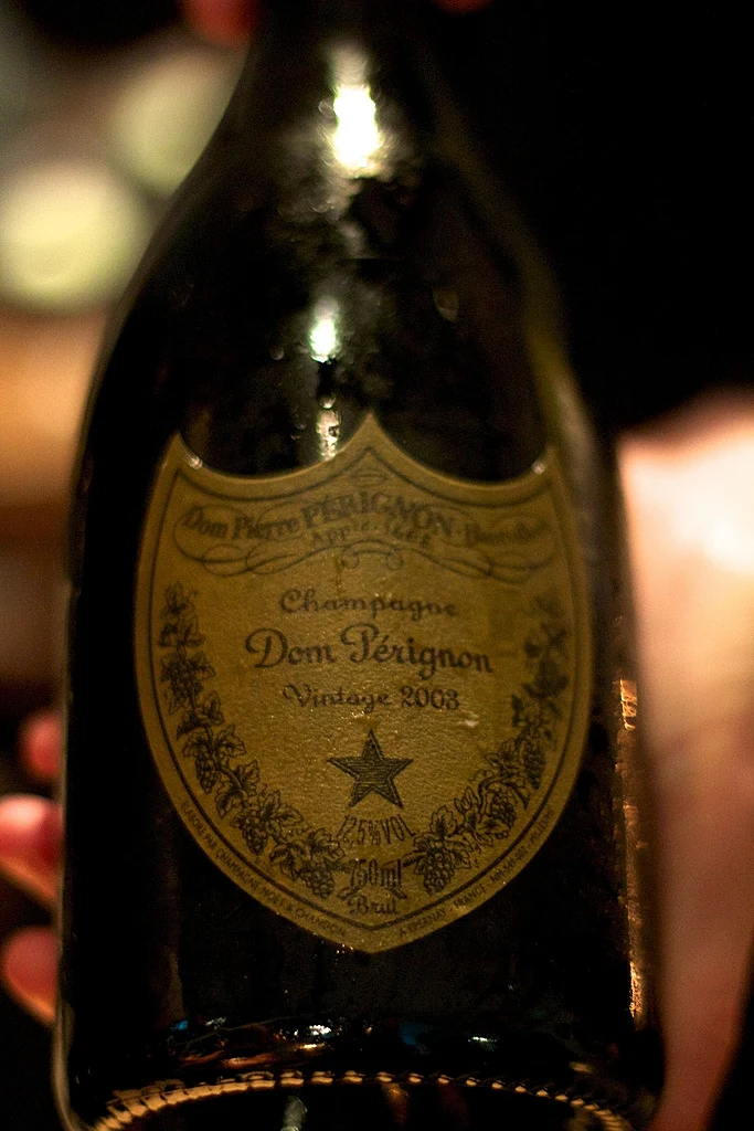 תמונה של שמפניה דום פריניון לכתבה על טיול יינות בחבל שמפאן תמונה בגודל מותאם אישית