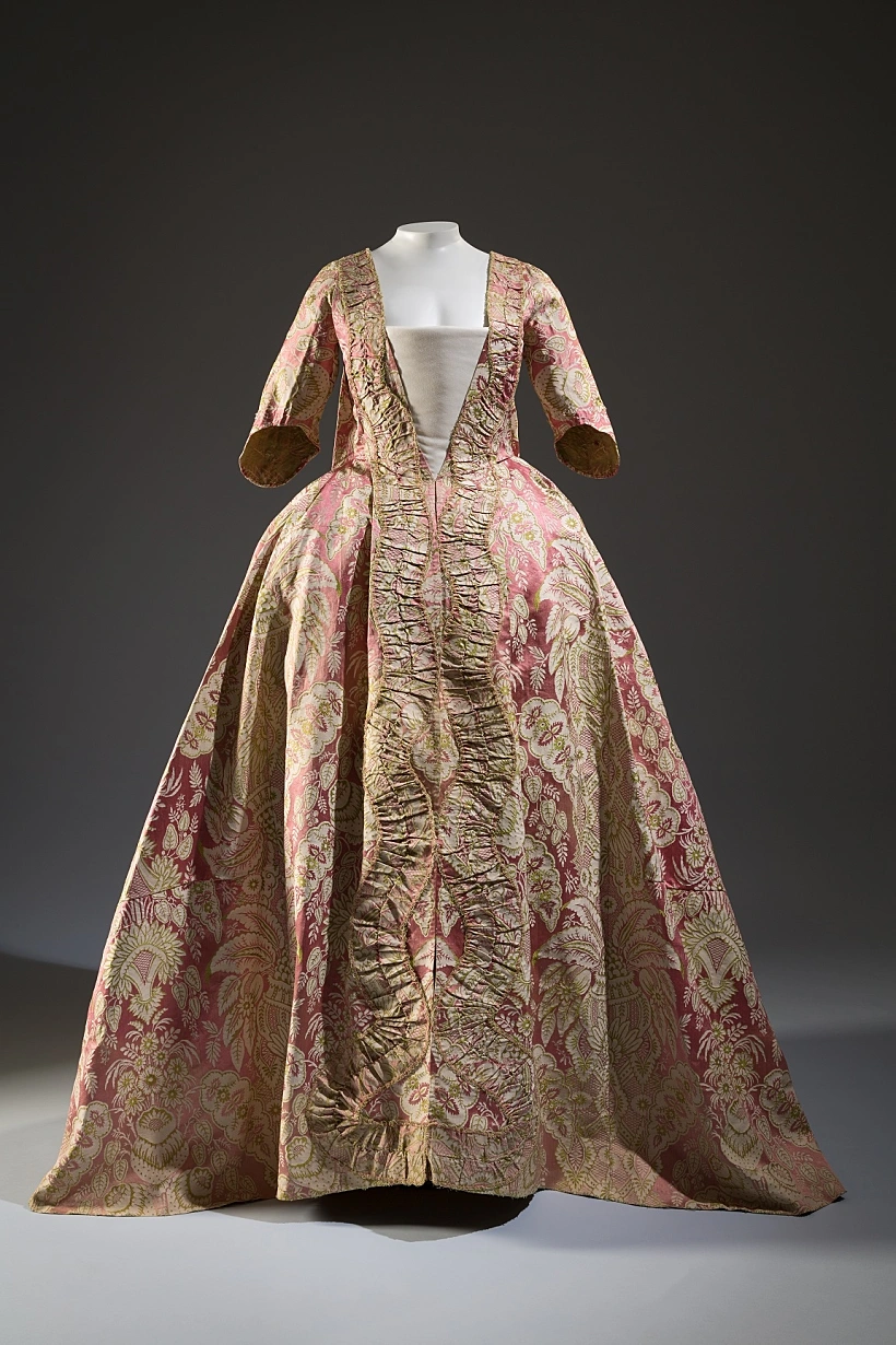 משמלה מהמאה ה-18