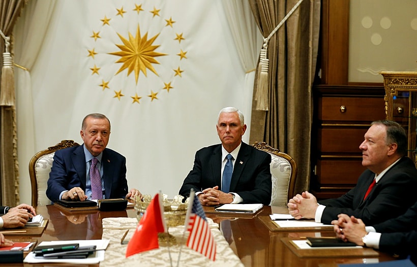מסיבת עיתונאים בהשתתפותם של סגן נשיא ארה''ב מייק פנס, מזכיר ארה''ב מייק פומפאו ונשיא טורקיה רג'פ טאיפ ארדואן
