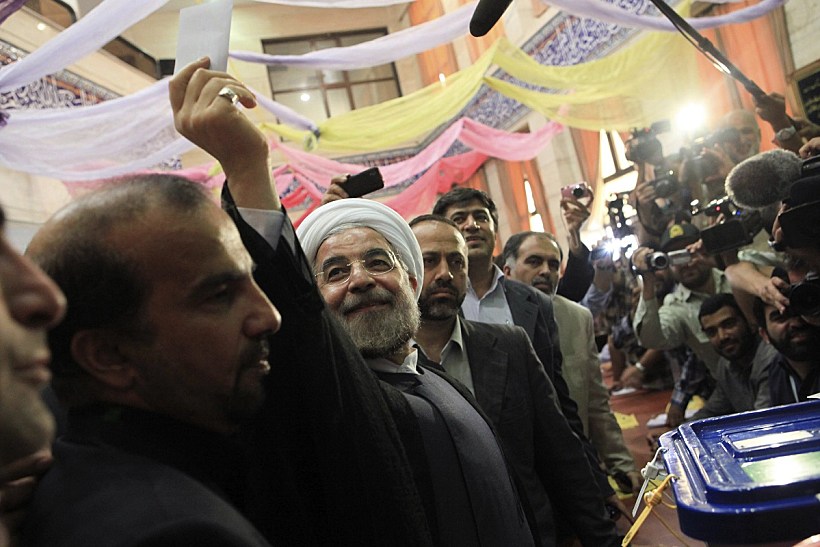 חסן רוחאני לאחר הניצחון בבחירות 2013