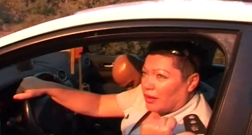 אהובה תומר בניידת, רגעים לפני שזינקה לאוטובוס הבוער בו נספתה