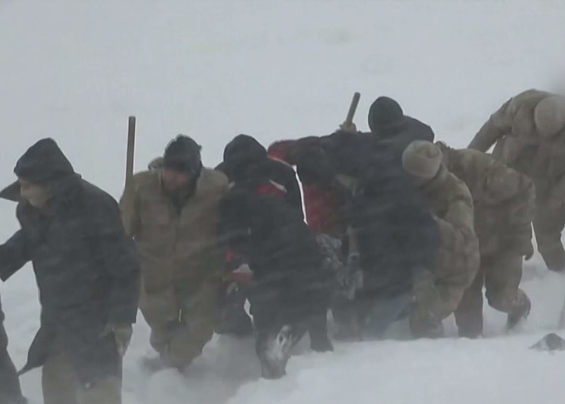 פעולות החילוץ במפולת השלגים בטורקיה