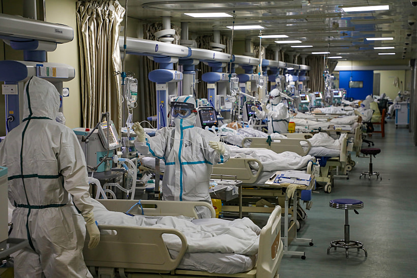 רופאים בבית החולים בווהאן שבסין