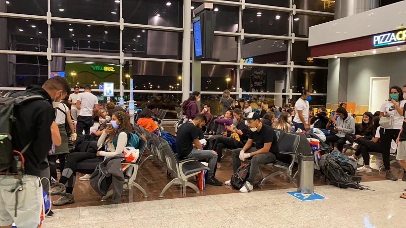 ישראלים בשדה תעופה בברזיל