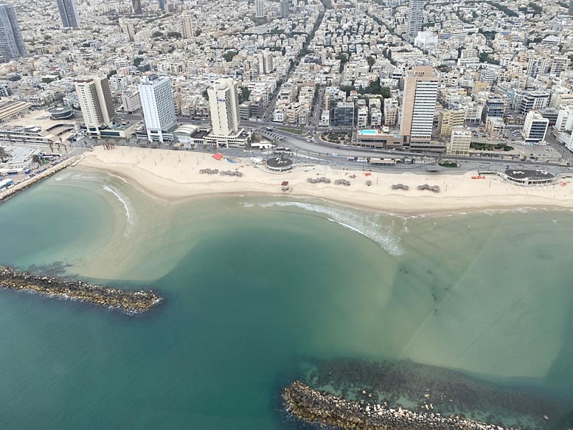 מגפת הקורונה: חופי הים הריקים בתל אביב
