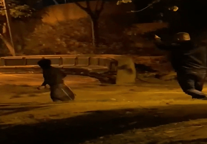 גבר תקף ילד בפארק משום שחשב שהרעיש