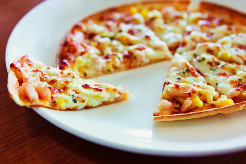 Food,background.,closeup,of,delicious,tortilla,pizza,with,mozzarella,cheese,