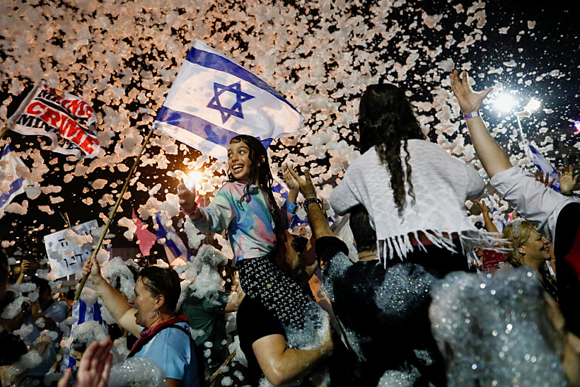 חגיגות בכיכר רבין לאחר השבעת בנט לראשות הממשלה