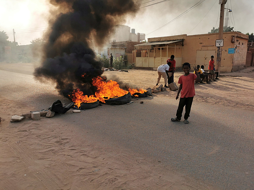 מפגינים חרטום הפגנה הפיכה צבאית סודן