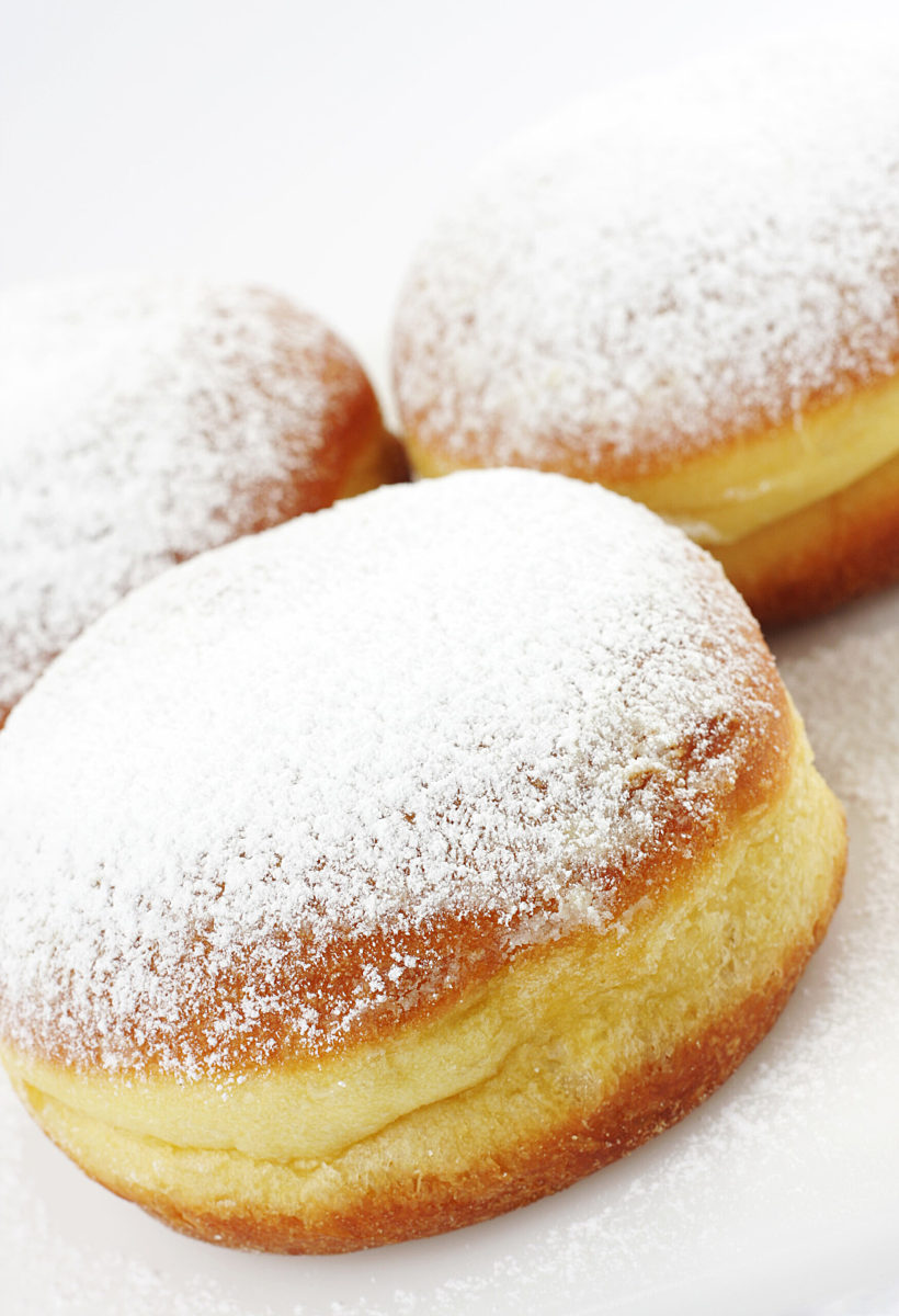 Tradition,slovenian,doughnuts,with,powdered,sugar