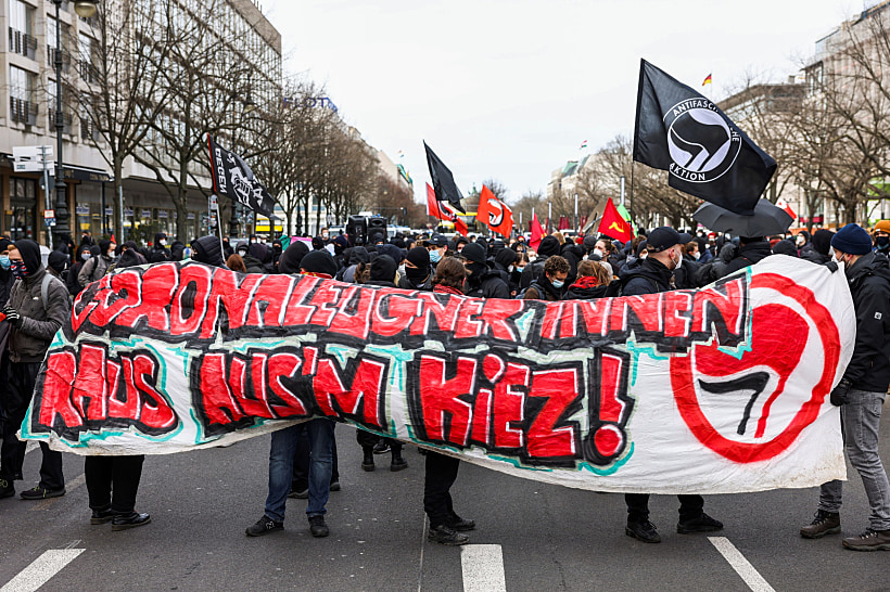 מפגן מחאה בברלין נגד מכחישי קורונה