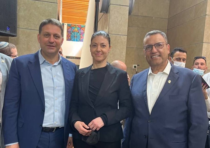 שרת התחבורה מרב מיכאלי לצד ראש עיריית ירושלים משה ליאון וראש עיריית מודיעין חיים ביבס 