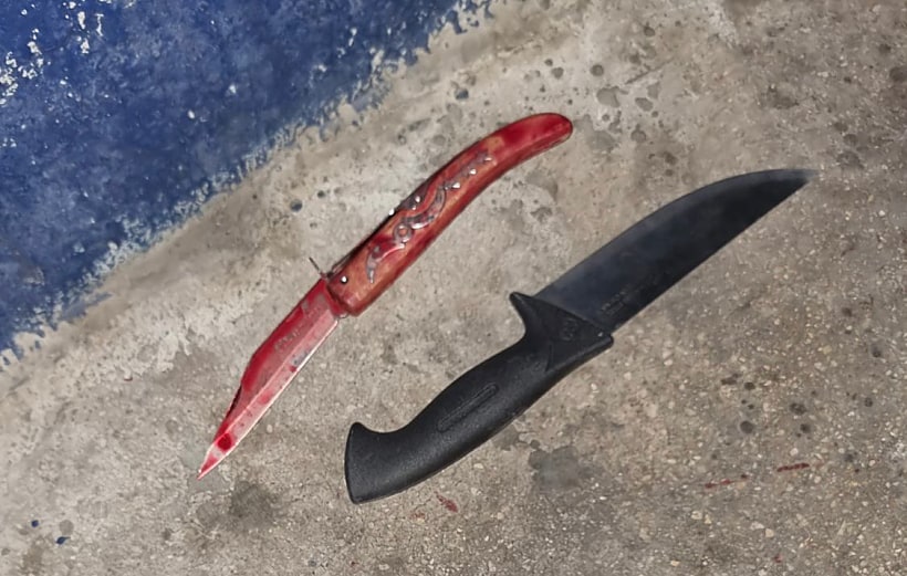 הסכינים שנמצאו בזירת הפיגוע בשער שכם בירושלים