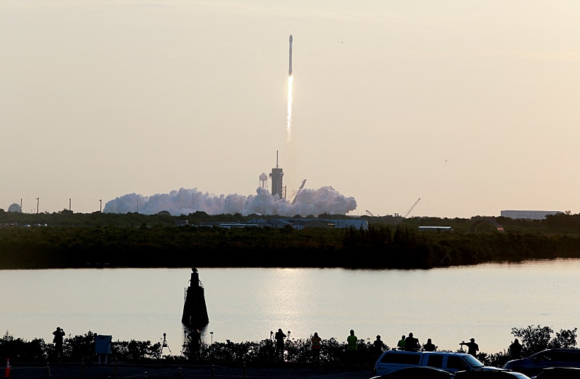 שיגור ה''פאלקון 9'' של חברת ''SpaceX''