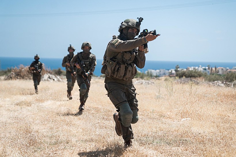 לוחמים צה''ל תרגיל מרכבות האש מלחמה קפריסין כניסה פלישה לבנון