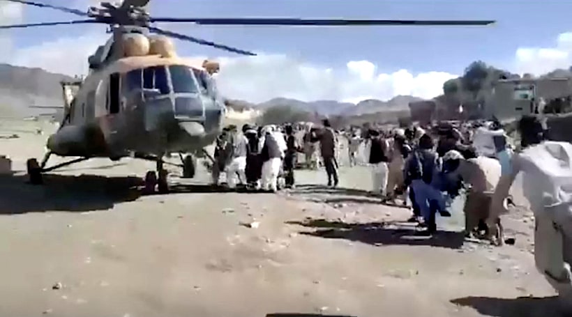 מסוק מפנה פצועים באפגניסטן