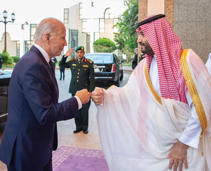 נשיא ארה"ב ג'ו ביידן עם יורש העצר הסעודי מוחמד בן סלמאן