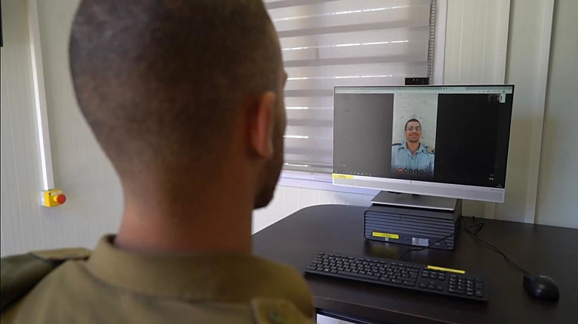 שיחת וידאו בין המוקד למטופל בחיל הרפואה בצה''ל