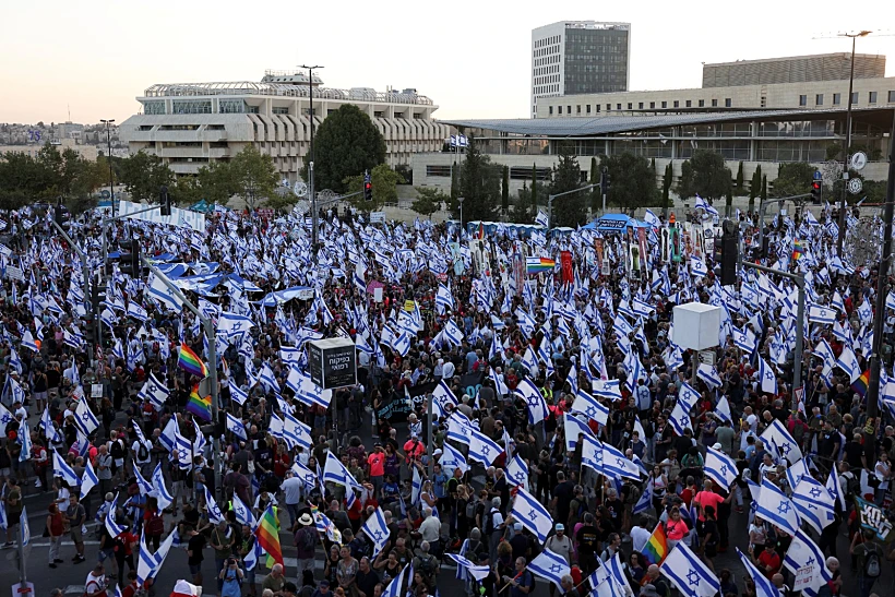 הפגנה בירושלים נגד המהפכה המשפטית בערב שלפני הדיון בבג"ץ על ביטול עילת הסבירות