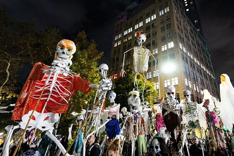 New,york,,ny, ,october,31,,2021:,scary,skeletons,marching