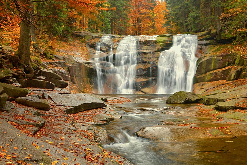 Mumlava,falls,in,autumn,,krkonoe,mountains