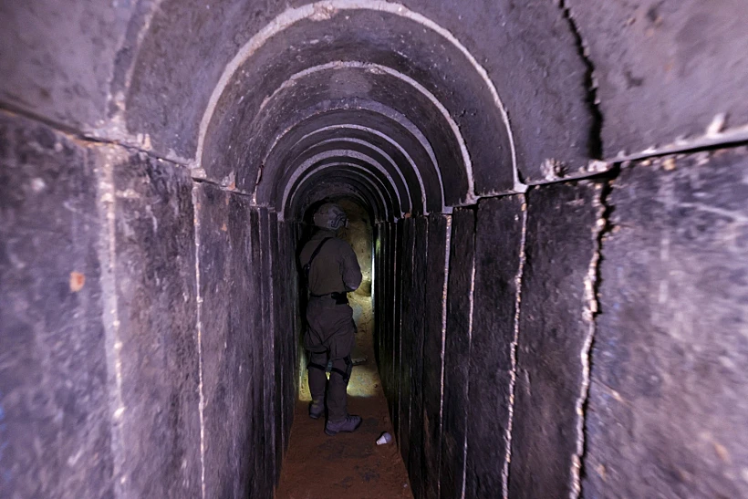 כוחות צה"ל במנהרה מתחת לביה"ח שיפא