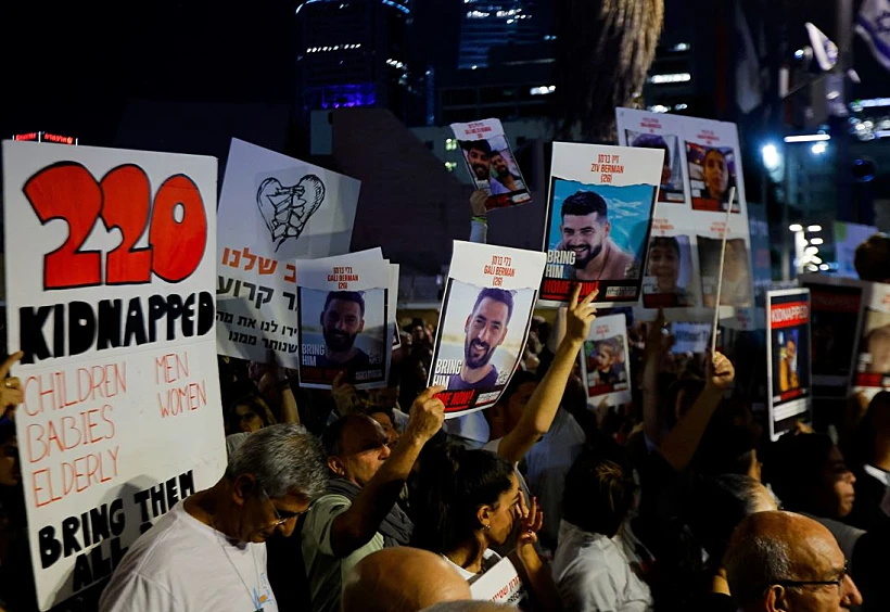 רבבות בעצרת למען החטופים בתל אביב