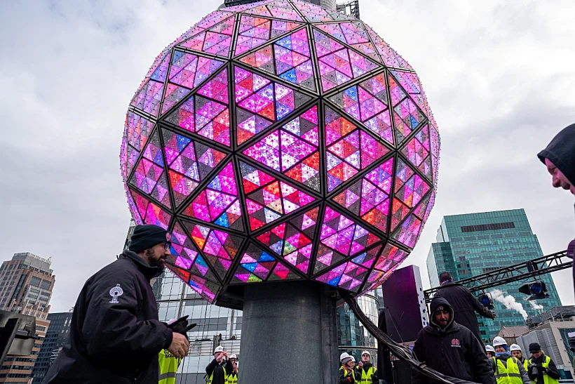 הכדור הענק לקראת החגיגות בניו יורק