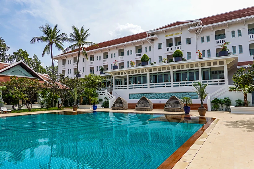 Raffles Grand Hotel d'Angkor -מלון יוקרה בקמבודיה