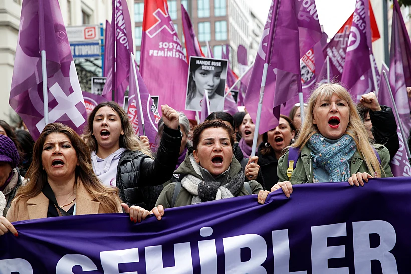 הפגנה ביום האישה נגד כל אלימות ורצח נשים על בסיס מגדר באיסטנבול