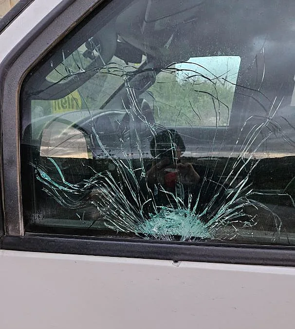 הרכב שנפגע בניסיון פיגוע הירי בבנימין יהודה ושומרון מחבל