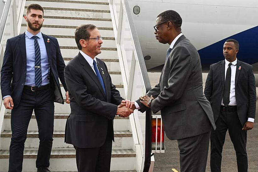 הנשיא הרצוג נוחת ברואנדה