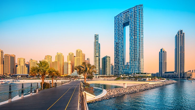 The,jumeirah,beach,of,dubai,during,sunset