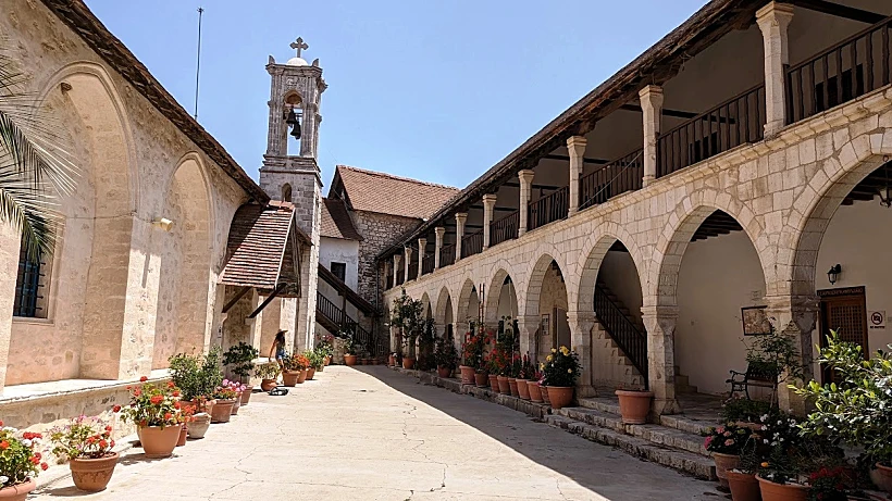 המנזר העתיק Chrysoroyiatissa Monastery