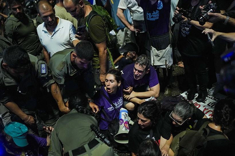 עימותים בין המשטרה למפגינים בתל אביב