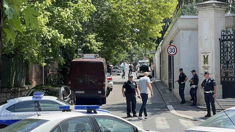זירת ניסיון הפיגוע מחוץ לשגרירות ישראל בסרביה