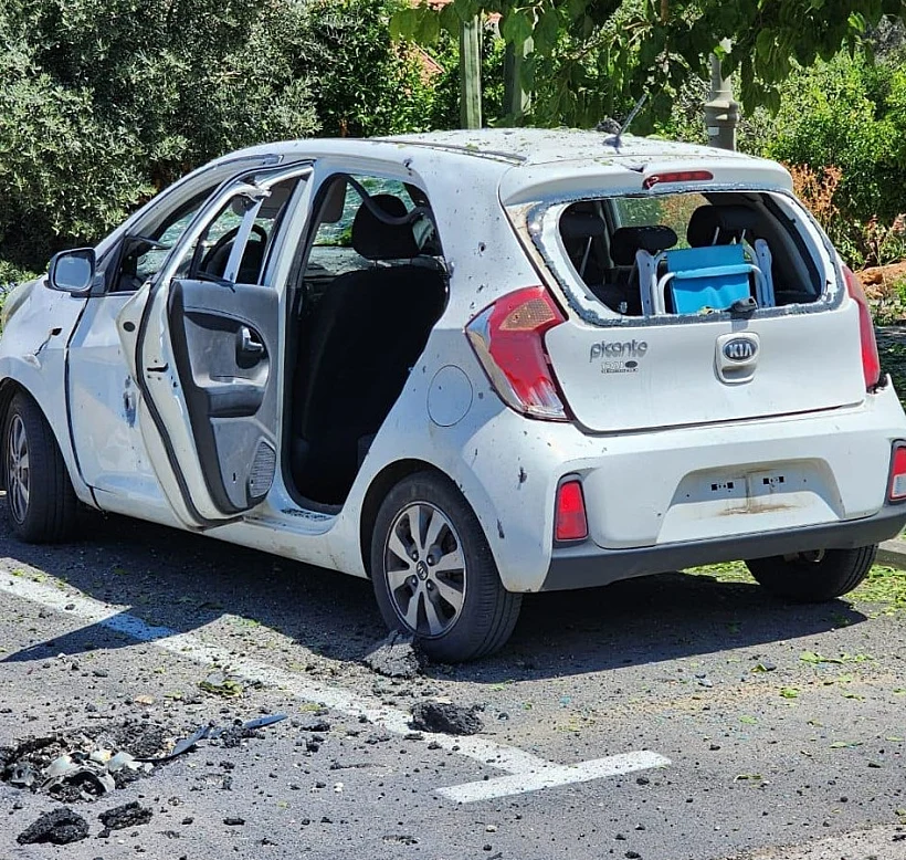 נזק שנגרם לרכב עקב נפילות באזור קיבוץ כברי שבגליל המערבי